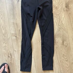 Black Lululemon leggings 28”